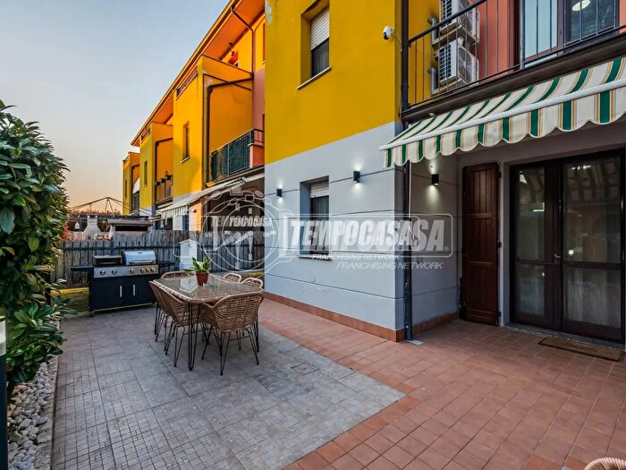 Appartamento trilocale in vendita in Via per Riolo, Castelfranco Emilia