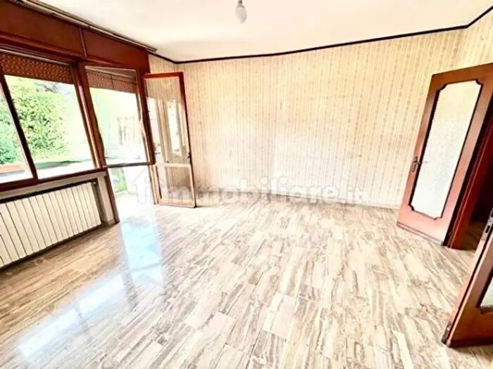 Appartamento con 6 locali in vendita in Via Sandro Gallo, Venezia