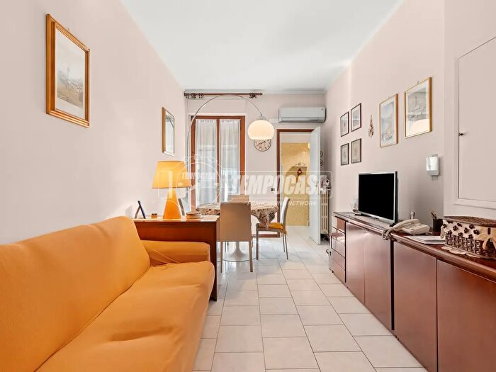 Appartamento trilocale in vendita in Via Brocchi, Milano