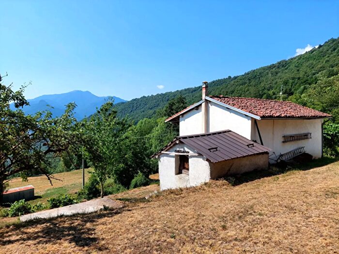 Casa trilocale in vendita in Via Porenca, Garessio