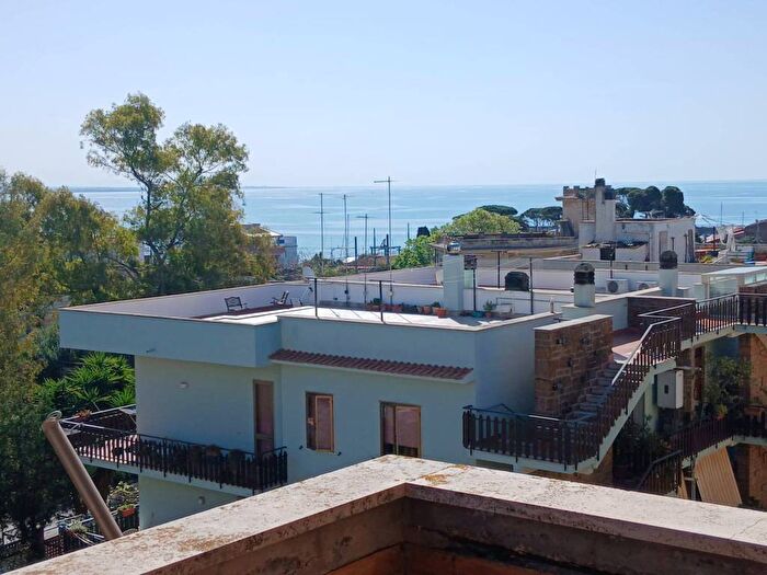 Appartamento trilocale in affitto in Via delle Tofane, Prato del Mare Perazzeta, Santa Marinella