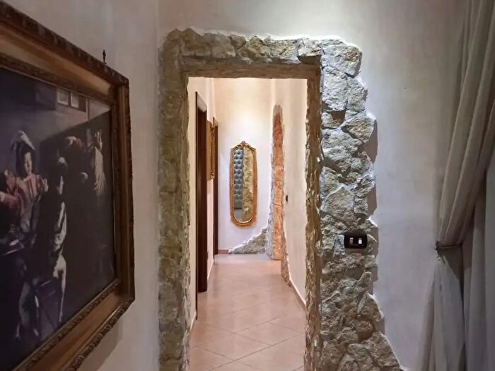 Appartamento bilocale in vendita in Via Santa Maria Antesecula, Napoli