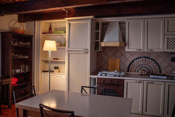 Appartamento trilocale in vendita in Via Duomo, Napoli