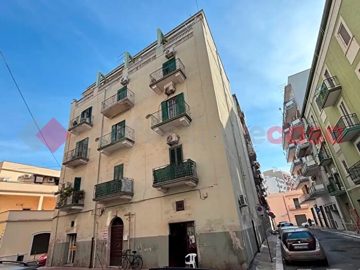 Appartamento trilocale in vendita in Via Otranto, Taranto
