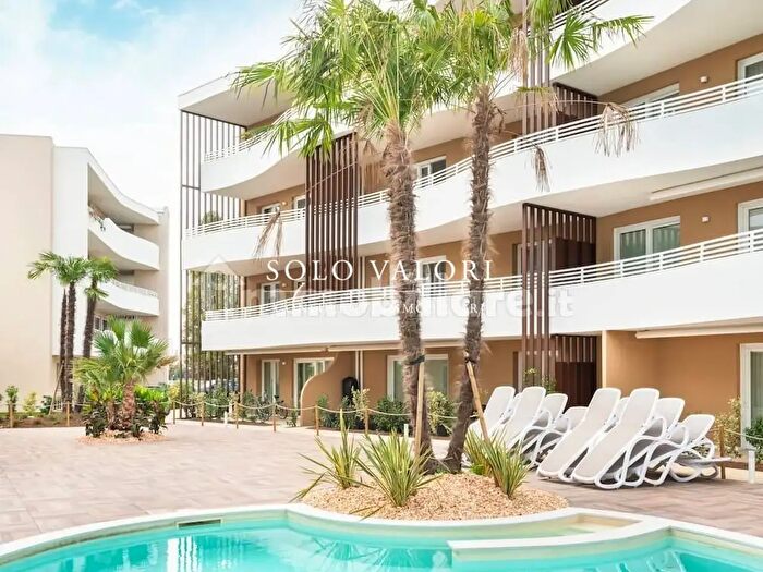 Appartamento quadrilocale in vendita in Piazza Tommaso Nember, Jesolo