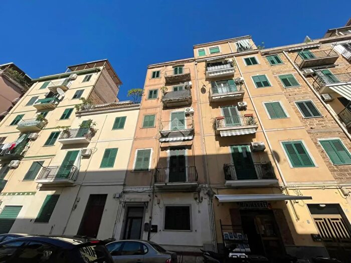 Appartamento trilocale in vendita in Via Domenico Lancia di Brolo, Palermo