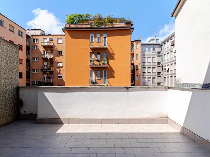 Appartamento trilocale in affitto in Via Labeone, Argonne Corsica, Milano