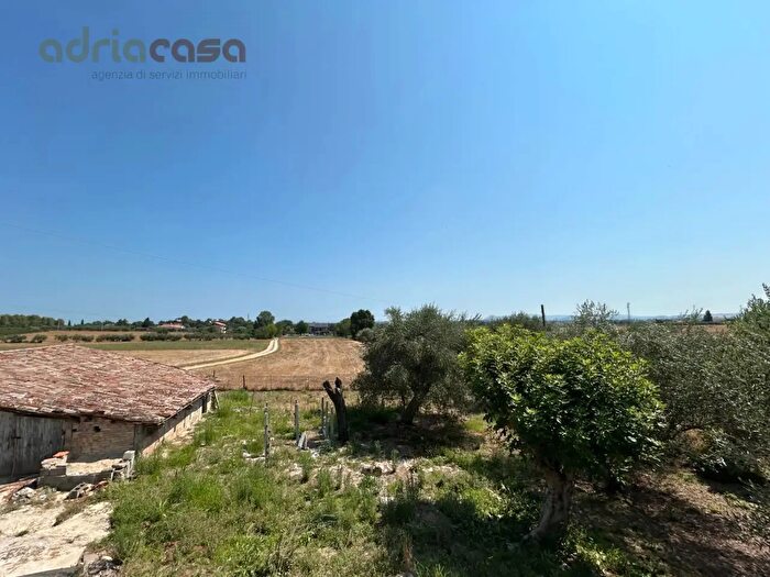 Casa con 6 locali in vendita in Via Saffi, Misano Adriatico