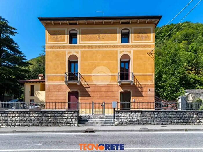 Appartamento trilocale in vendita in Via a Rossi, Piovene Rocchette