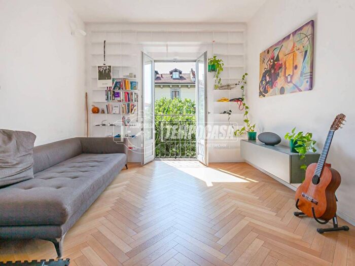Appartamento trilocale in affitto in Piazza Antonio Gramsci, Sempione, Milano