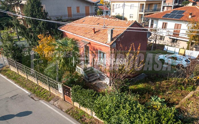 Casa trilocale in vendita in Via Caduti della Liberazione, Uboldo