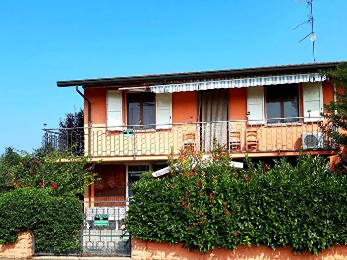 Casa con 9 locali in vendita in Ravenna