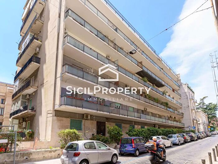 Appartamento trilocale in vendita in Via Morosoli, Catania
