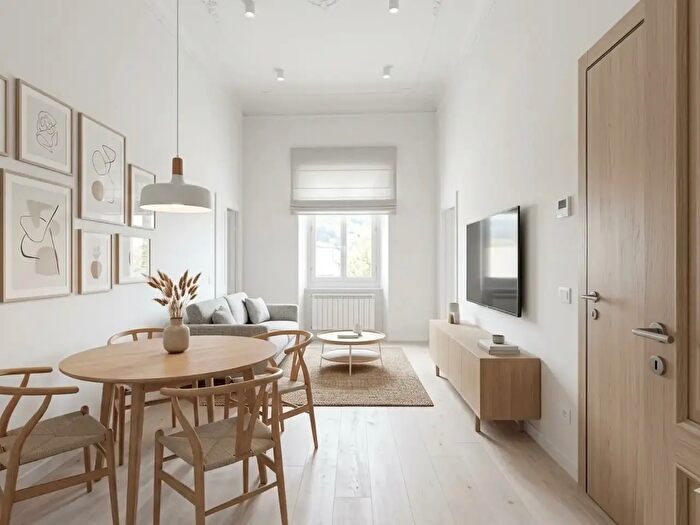 Appartamento con 7 locali in vendita in Via Val Sugana, Genova
