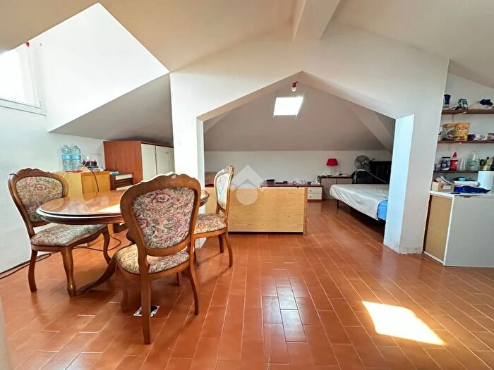 Appartamento trilocale in vendita in Via Trento, Verona