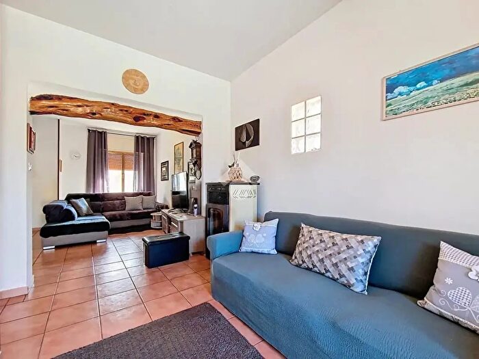 Appartamento trilocale in vendita in Via Petra Bianca, Trinità dAgultu e Vignola