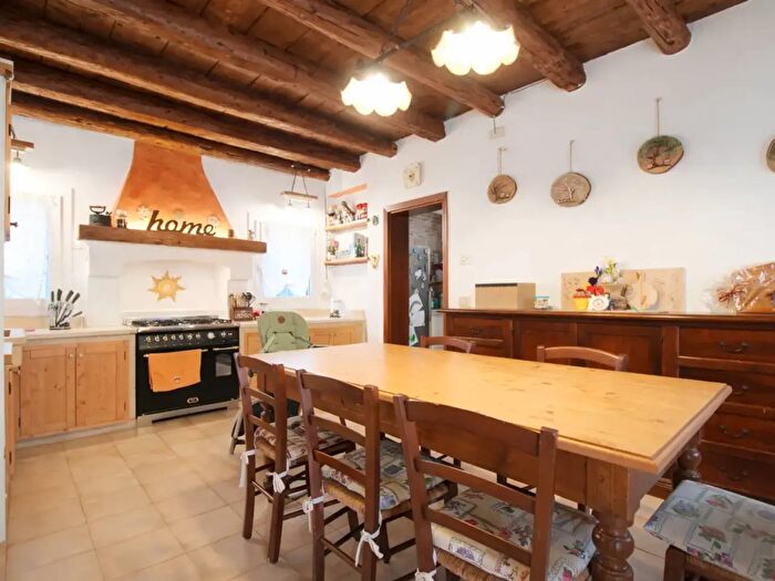 Casa con 6 locali in vendita in Via Roma, Bolzano Vicentino