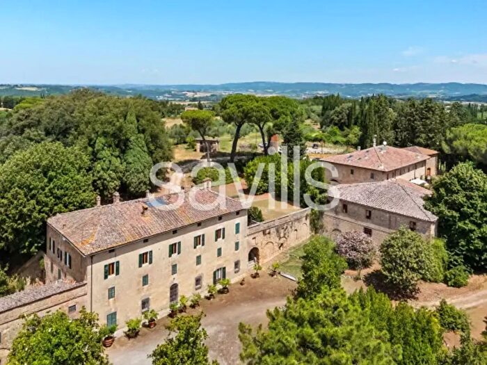 Casa con 6 locali in vendita in Via Cassia Nord, Siena
