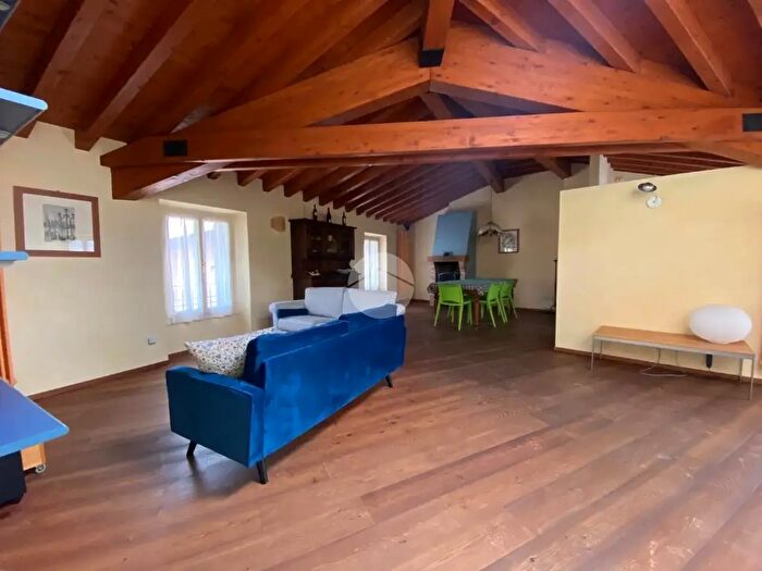 Appartamento trilocale in affitto in Via Marziale Cerutti, Lonato