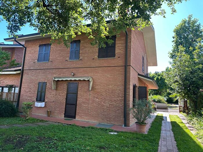 Casa con 6 locali in affitto in Via Enrico Fermi, Centro, Castelnuovo Rangone