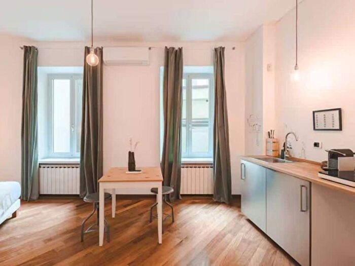 Appartamento monolocale in affitto in Via degli Artisti, Città Vecchia, Trieste