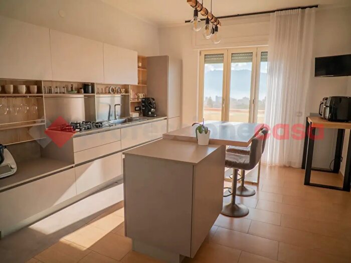 Appartamento con 6 locali in vendita in Via Vesuvio, Trecase