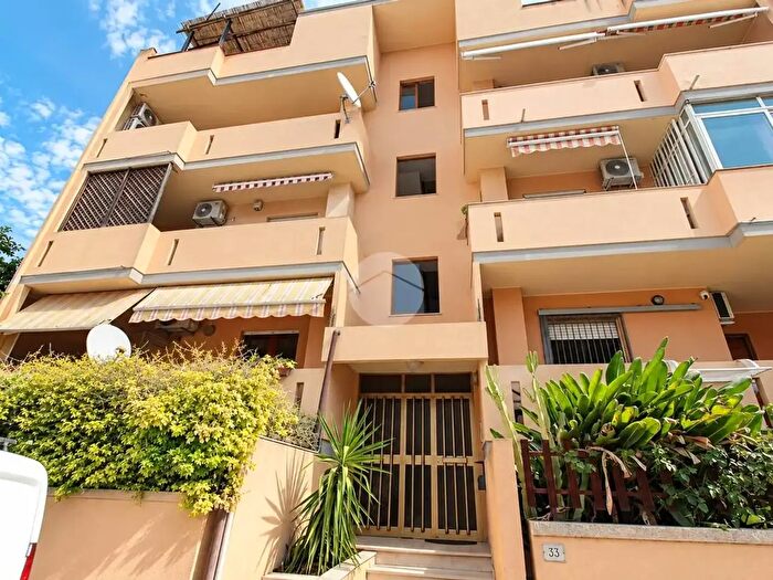 Appartamento trilocale in affitto in Via l Pirandello, Quartu Sant'Elena