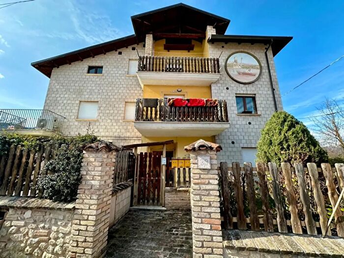 Appartamento bilocale in vendita in Via del Lago, L'Aquila