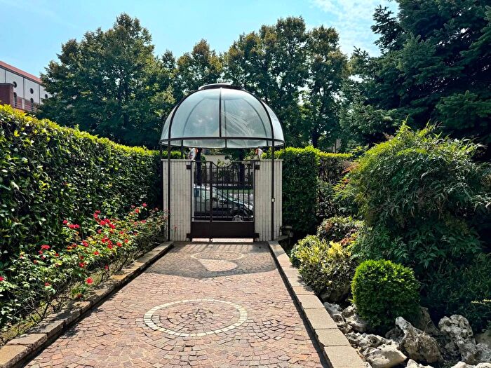 Appartamento bilocale in affitto in Alzaia Naviglio Grande Milano, Milano