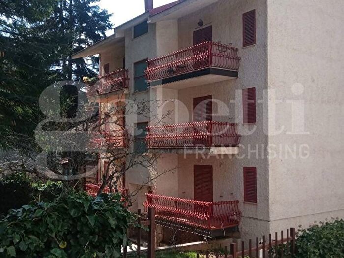 Appartamento trilocale in affitto in Via Federici, Camigliatello Silano, Spezzano della Sila