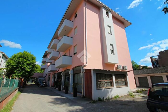 Appartamento quadrilocale in vendita in Piazza Carducci, Rio Saliceto