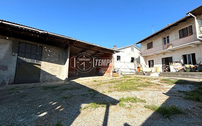 Casa quadrilocale in vendita in Via Adriano Bergandi, Mazze