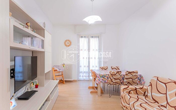 Appartamento trilocale in vendita in Via Salvatore Pianell, Milano