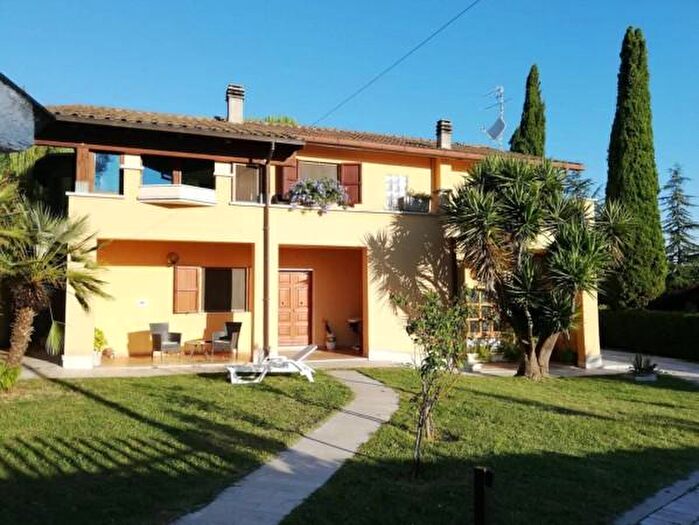 Casa con 6 locali in vendita in Via degli Oleandri, Maltignano