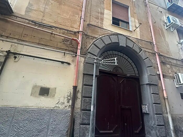 Appartamento bilocale in vendita in Via Antonio Villari, Napoli