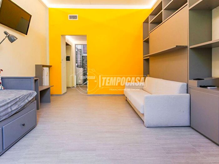 Appartamento monolocale in affitto in Via Pietro Borsieri, Isola, Milano