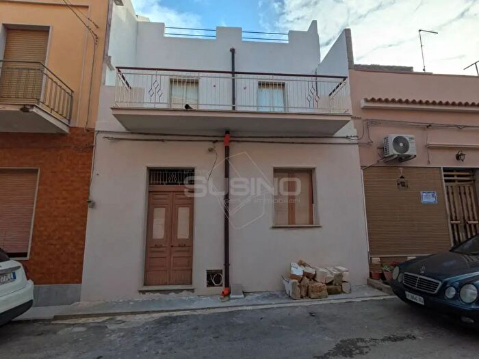 Casa trilocale in vendita in Via Malta, Avola