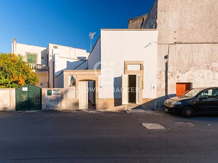 Casa bilocale in vendita in Via Croce Savoia, Bagnolo Del Salento
