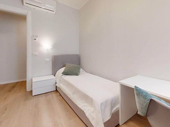 Appartamento con 6 locali in affitto in Via Miranese, Mestre, Venezia