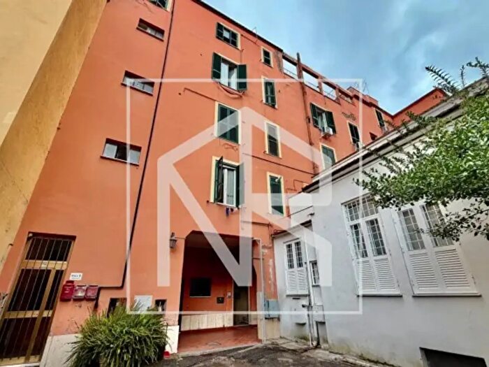 Appartamento trilocale in vendita in Via di Acqua Bullicante, Roma