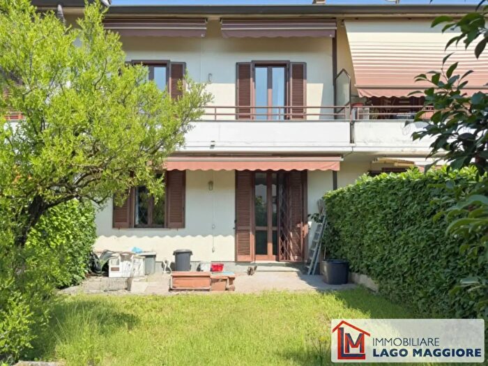 Casa con 5 locali in vendita in Via XXV Aprile, Ispra