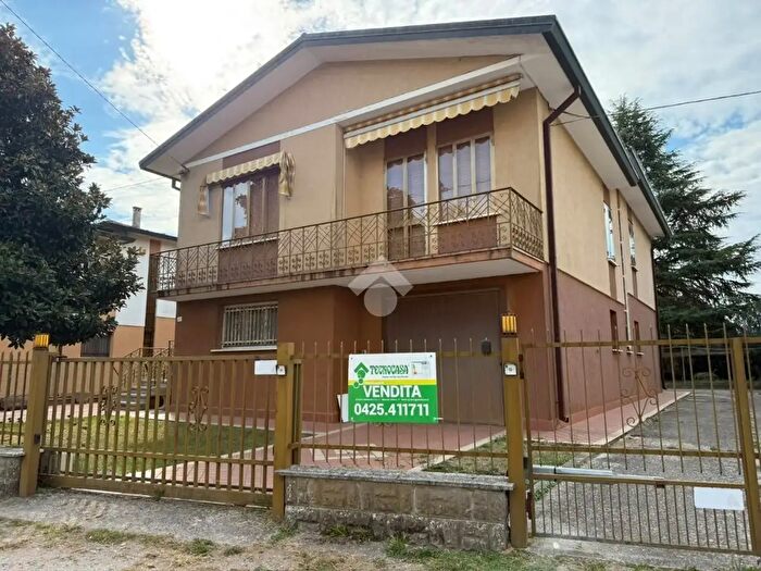 Casa quadrilocale in vendita in Via Ponte dell'Asino, Rovigo