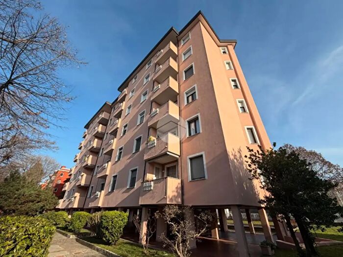 Appartamento quadrilocale in vendita in Viale Europa, Bussero