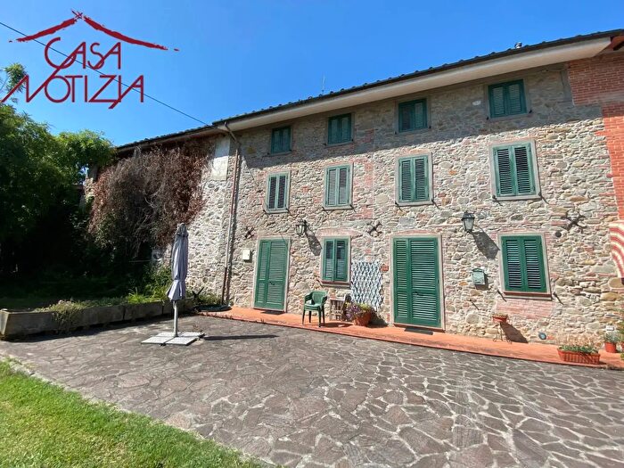 Casa con 6 locali in vendita in Via di Sant'Antonio, Capannori