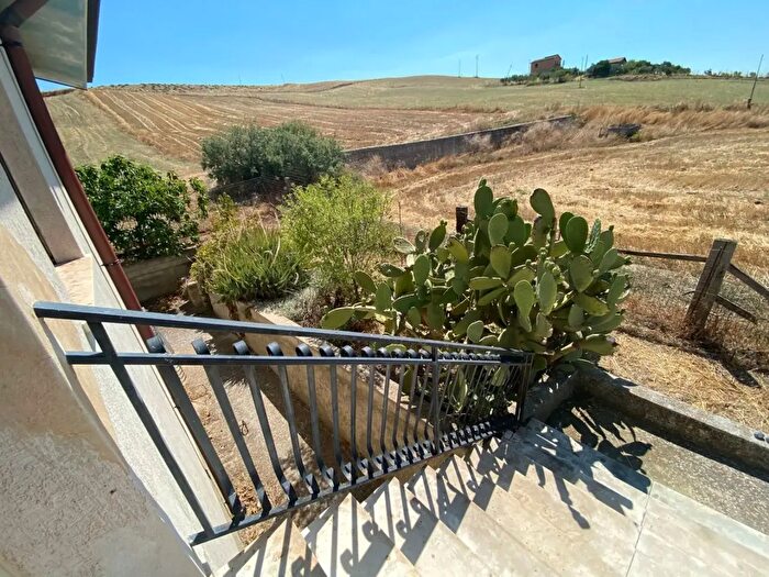 Appartamento con 6 locali in vendita in Contrada Rinella Snc, Lercara Friddi