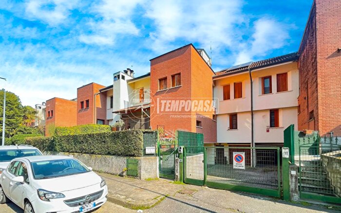 Case in Vendita e in Affitto - 2