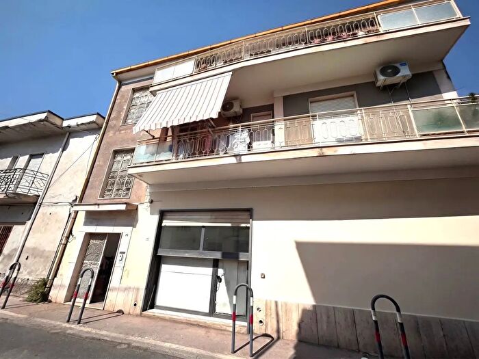 Appartamento trilocale in vendita in Via Udine, Mondragone