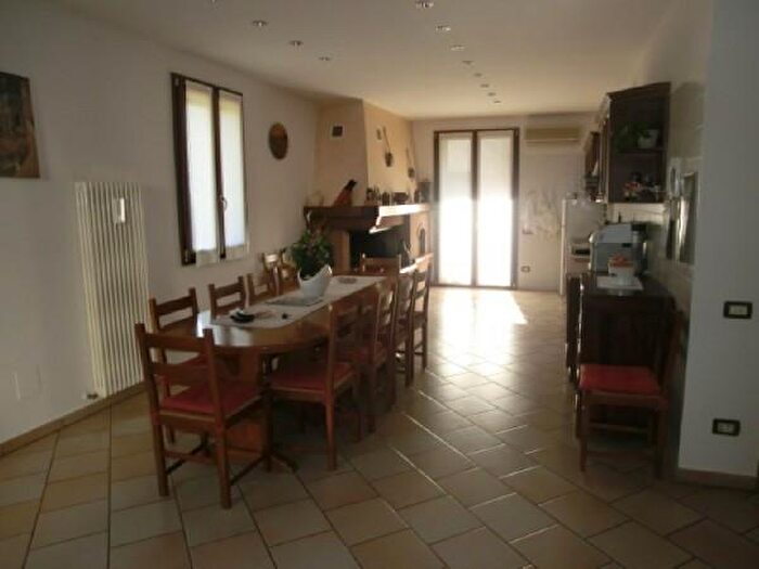 Casa con 6 locali in vendita in Ravenna
