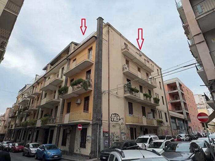 Appartamento con 10 locali in vendita in Catania