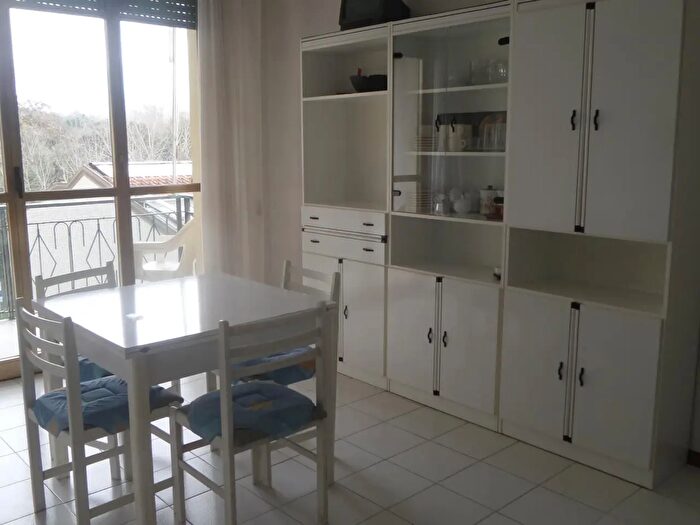 Appartamento trilocale in affitto in Viareggio